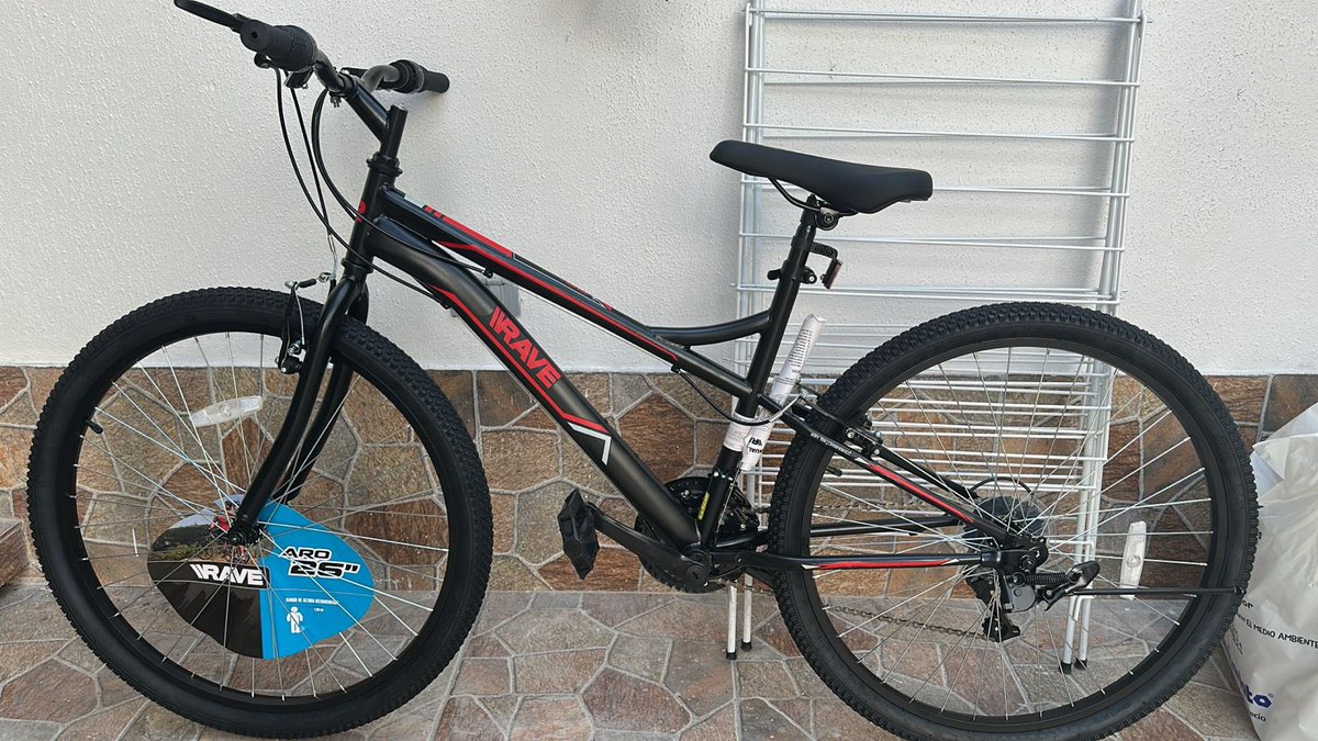 PedritoExtranja's tweet image. Este sábado, en La 8, tenemos:
Bingo comunitario: cocina, licuadoras, bicicleta.
Entregamos 200 canastas navideñas y 500 juguetes
Hay olla popular y peloteo.
Una fiesta de la Comuna de Barrios de Guayaquil 
¡Seguimos luchando!