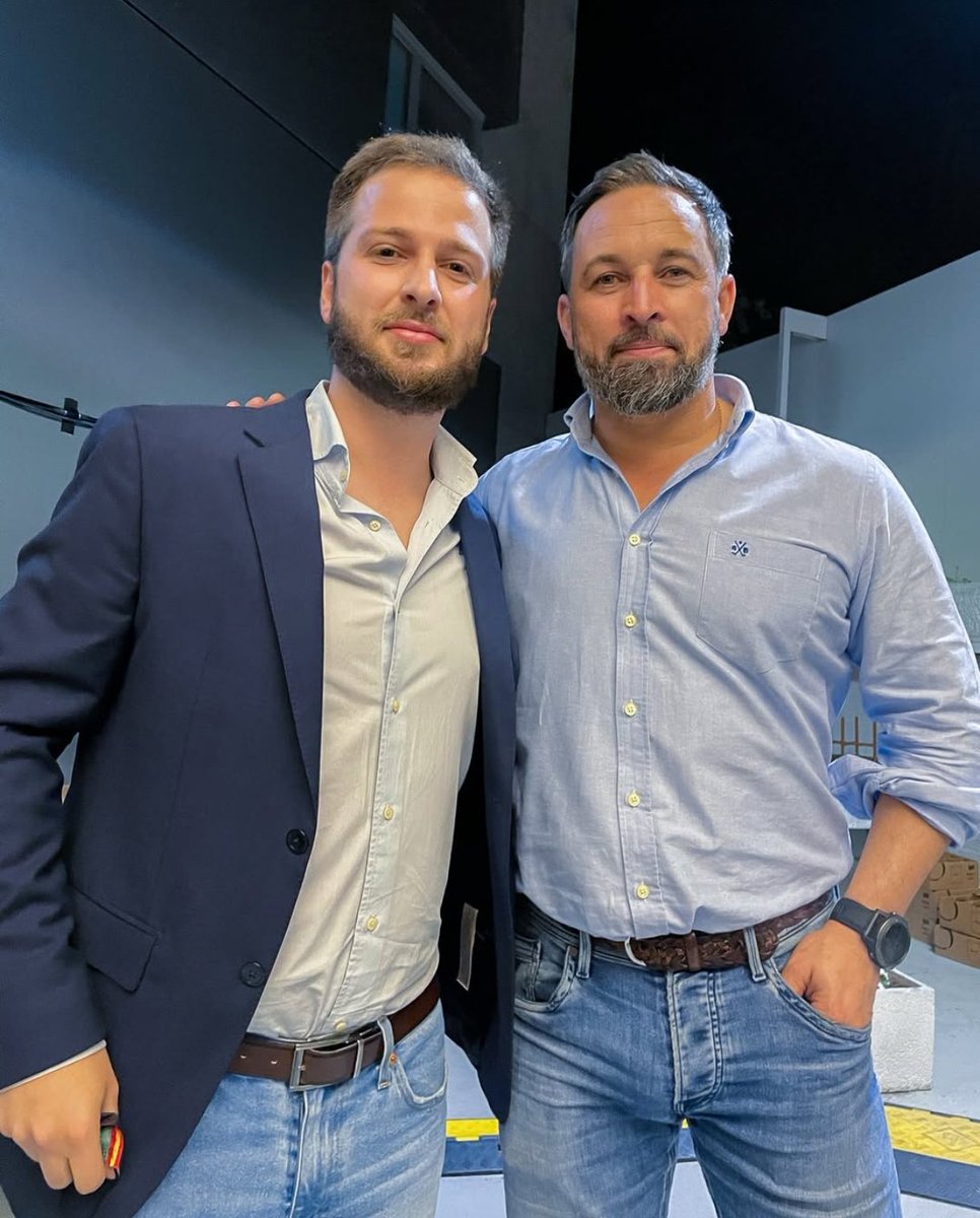 FonsiLoaiza's tweet image. ¿Quién iba a decirnos que Arturo Villa (hijo del Albondiguilla de la Trama Gürtel del PP) y Figaredo (sobrino del delincuente Rodrigo Rato) iban a estar implicados en una trama de corrupción, estafa y desvío de fondos en VOX?