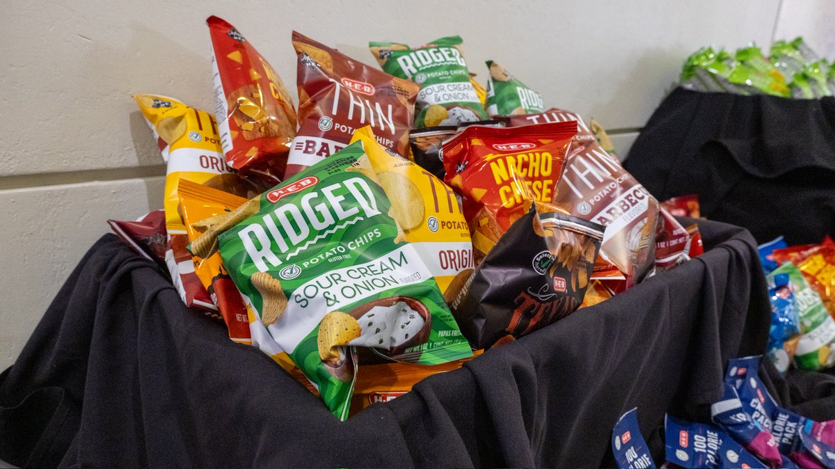 TexasTechLib's tweet photo. Some brain food can be a big help, huh @HEB? Thank you once again for fueling another semester!

#ThanksHEB #GoLibrary #WreckEm #FuelforFinals https://t.co/K3fpbFF4bG