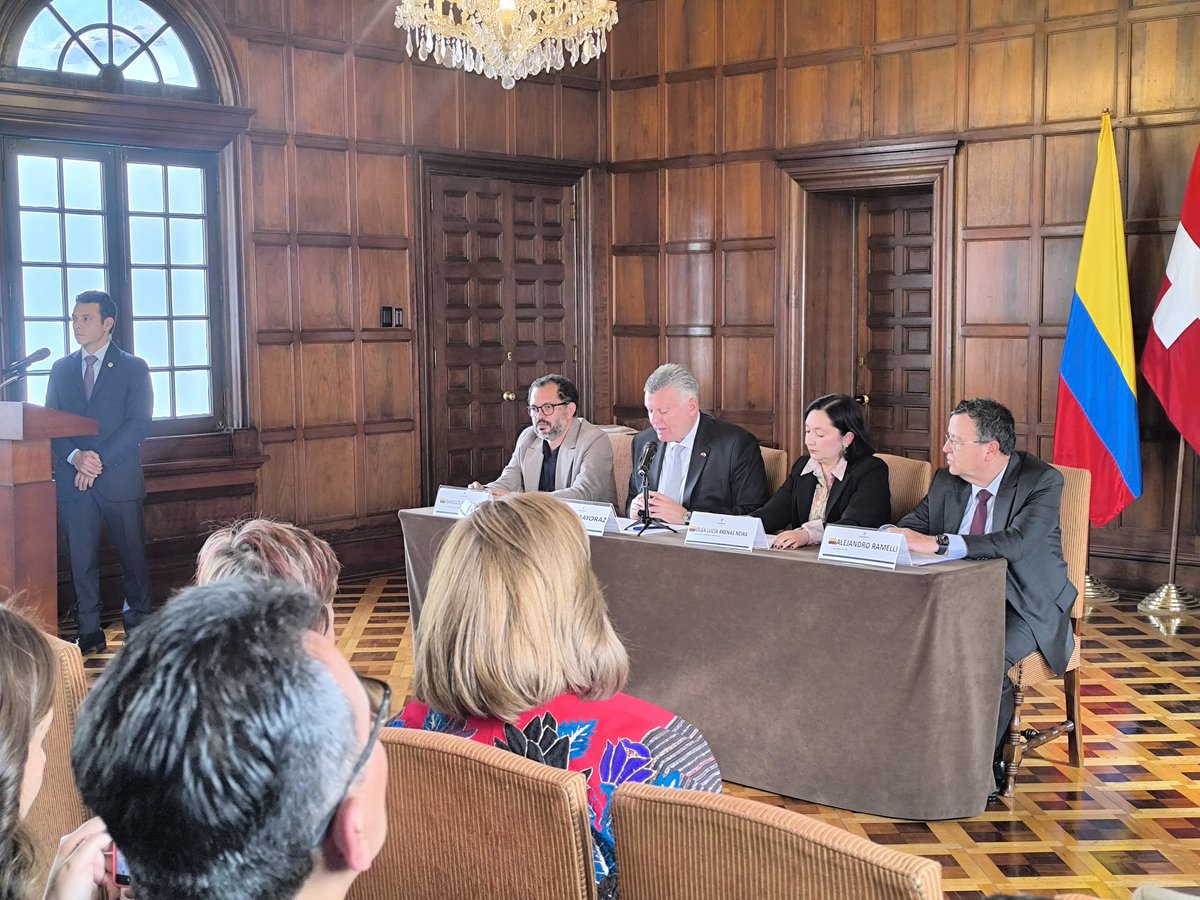 ArchivoGeneral's tweet image. "Después de 2 años de trabajo conjunto y coordinado, contamos con una copia digital espejo de este importante archivo, con las características técnicas y verificaciones necesarias para su traslado a Suiza". Eric Mayoraz, embajador de la Confederación Suiza.