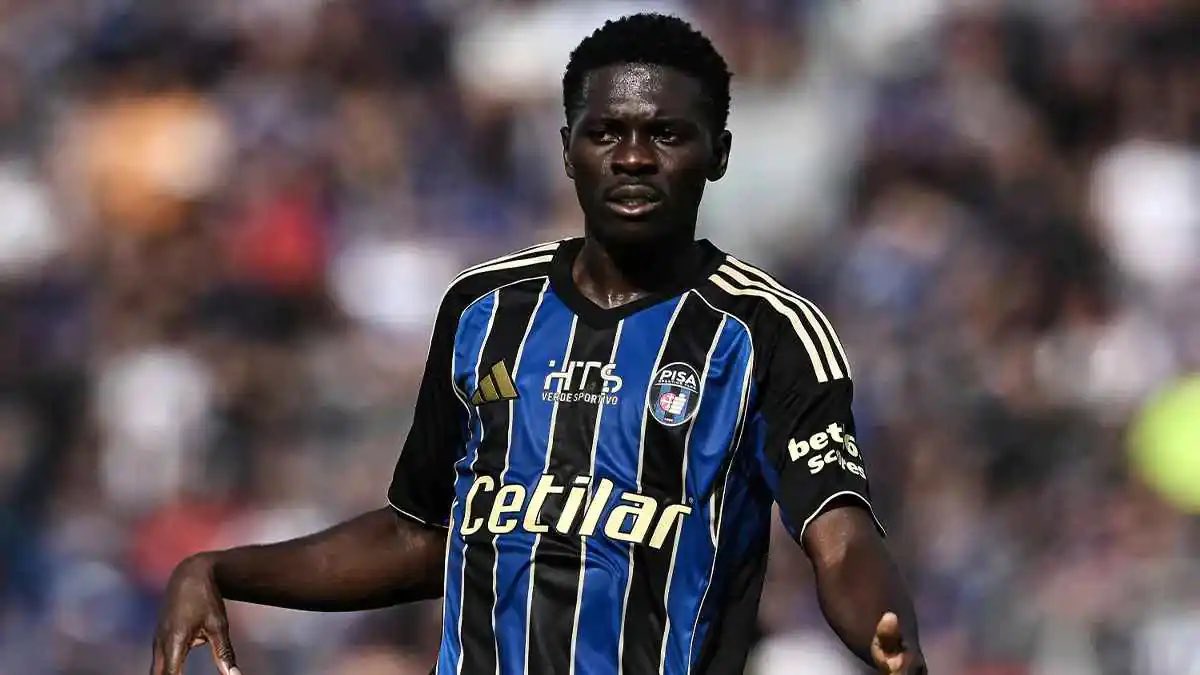 GuarroPas's tweet photo. L’Inter sta seguendo con grande interesse la crescita di Ebenezer Akinsanmiro, 2004 che con la maglia del Pisa sta facendo vedere grandi cose. I toscani possono riscattarlo per 6 milioni di euro ma l’Inter può annullare il riscatto versando nelle casse del Pisa 750 mila euro. https://t.co/4caywpwtH8