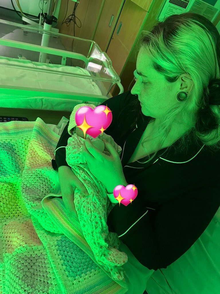 Wast30fSpac3's tweet image. January vs December - a lot has changed🥹 plus we get the keys to our first house next week so it’s been a busy year