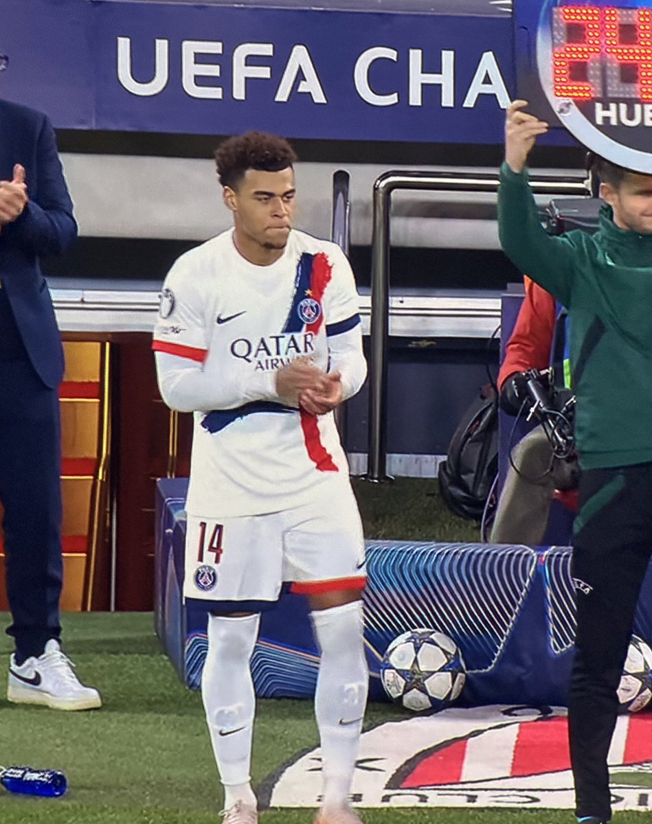 Julien_27LS's tweet photo. LE RETOUR DE DÉSIRÉ DOUÉ, LE RETOUR DU FOOTBALL ❤️💙 https://t.co/X6lSXsKMnn