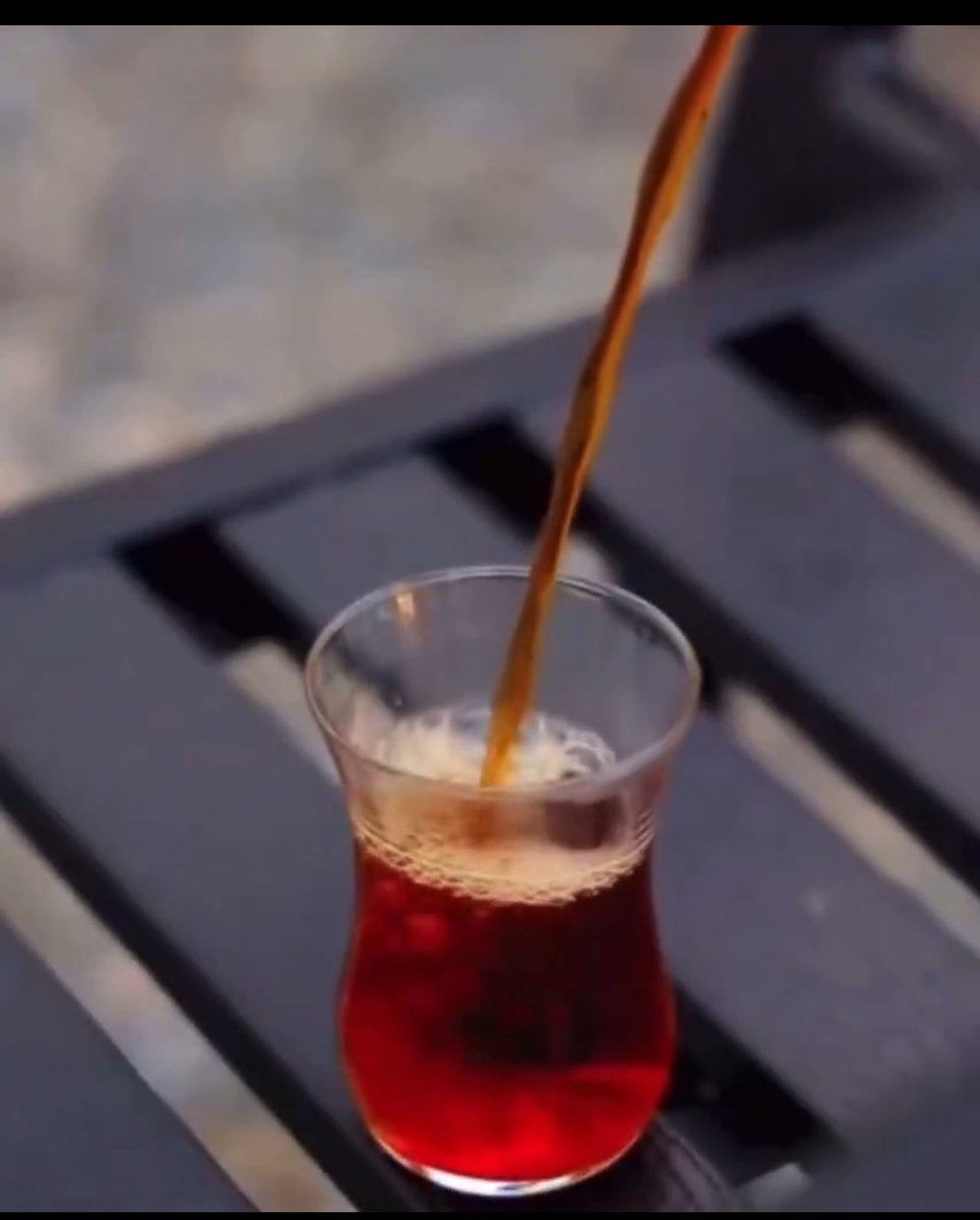 مع برودة الأجواء.. فنجان شاي وهدوء يروي الروح،  وروقان يبدأ معه يوم جديد ☕️.
#أبو_أصيل