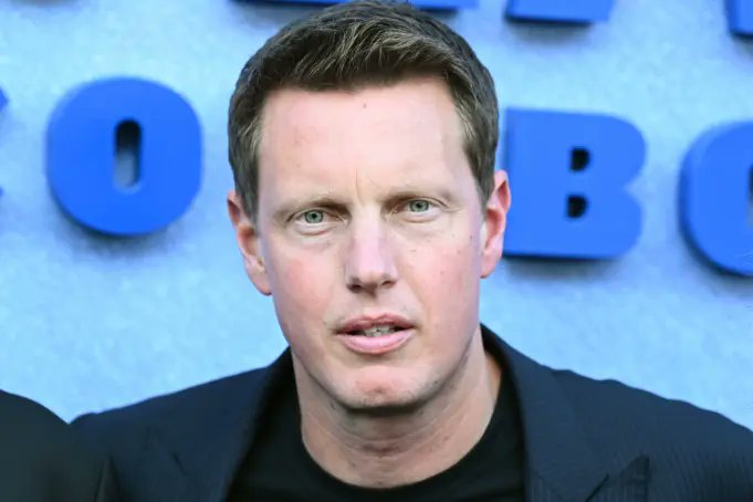 David Ellison, CEO of Paramount Skydance and the force behind the hostile bid for Warner Bros. Discovery, is pushing WBD shareholders to tender their shares and “register their view with the WBD board of directors that they prefer the superior Paramount transaction,” the company