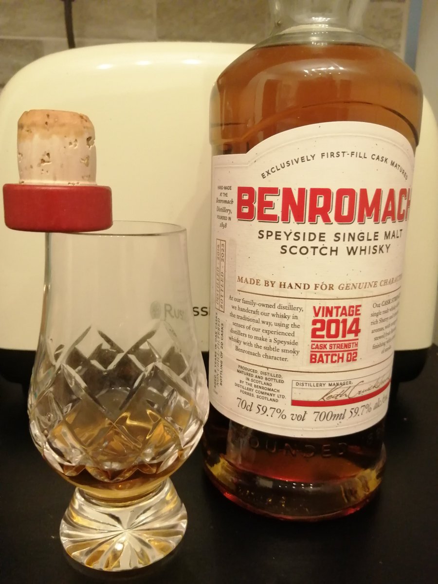 BertSmedley's tweet photo. Bit of #DueDiligence for Saturday's (sold out) #XmasBash🎄 with #BILSTONWHISKYCLUB*
Anyways...
Who's for a dram?
#Flange🥃🐢💥
#DrinkUpHelpOut🐻
#Neckpour🤓
#FreshBottleWednesday🤠
*"Midlands' Premier (Bi-Monthly) Whisky Club" - @DalaiLama👀 https://t.co/OtfEe4DR7L