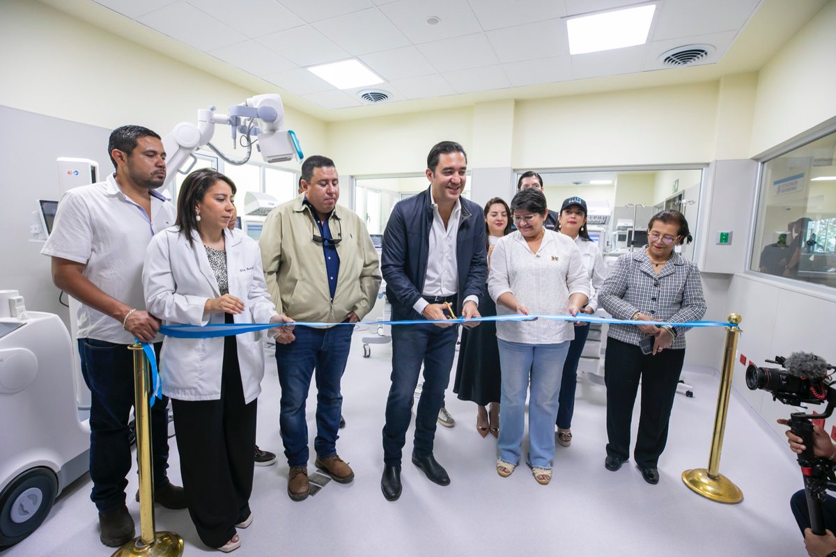 HectorZelaya's tweet photo. Representando a la Presidenta @XiomaraCastroZ junto a la ministra de salud, Carla Paredes, la gobernadora de Comayagua y diputados de la zona inauguramos este día en Comayagua el nuevo Centro de Cuidados Intensivos Neonatales del Hospital Santa Teresa. Un espacio moderno, equipado con 23 cunas especializadas de última generación, tecnología de punta, sala de cuidados intensivos y múltiples áreas diseñadas para proteger la vida desde el inicio. Este es el segundo de los 5 centros neonatales que entregamos como parte del compromiso por modernizar la infraestructura hospitalaria y garantizar atención digna a nuestras niñas y niños.

Honduras cierra este período con una reducción histórica del 27.4% en la mortalidad materna. Un logro nacional que muestra que cuando se trabaja con voluntad y con amor por el pueblo, los resultados llegan.

La Presidenta lo dijo bien: Misión Cumplida, Honduras.