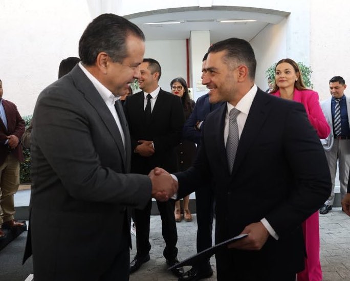 tonoastiazaran's tweet image. Participamos en la Primera Asamblea Ordinaria de la Conferencia Nacional de Seguridad Municipal 2025, donde se acordó reforzar el trabajo coordinado entre niveles de gobierno, puntos que dialogamos con el secretario @OHarfuch, para hacerle frente a este reto. 

Reconocemos el…