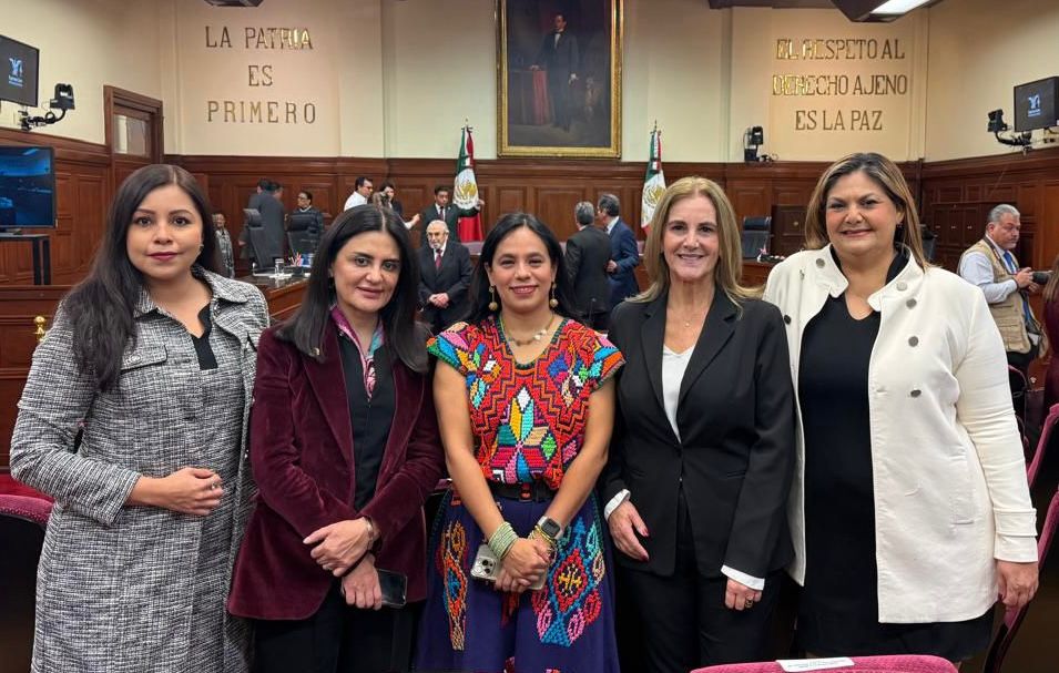 TEPJF_GDL's tweet image. 📸 La Magistrada Presidenta Rebeca Barrera Amador asistió al 1er Informe de Labores del Ministro Presidente Hugo Aguilar Ortiz. Destacó que este informe impulsa la transformación del sistema judicial y reafirma el compromiso de la SRG con una justicia más abierta y democrática.