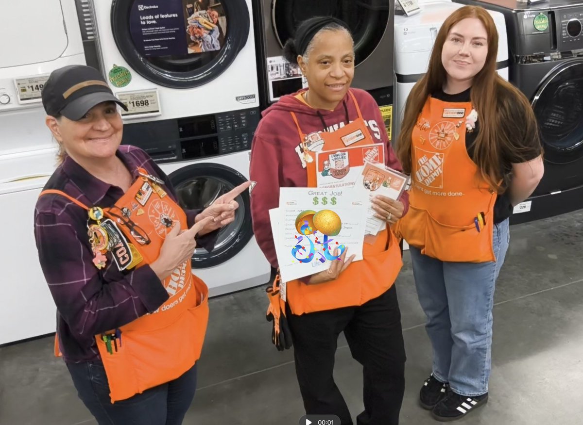 dstith76's tweet image. 📢 Marvelous job!!!! By Mika @homedepot 1084 for Driving @RainSoft Water Treatment Sales that equals 223 shopping carts pushed out in 2 mins 💰💵💰💵💰  Awesome Customer Service #TrendingOrange #Homerawards