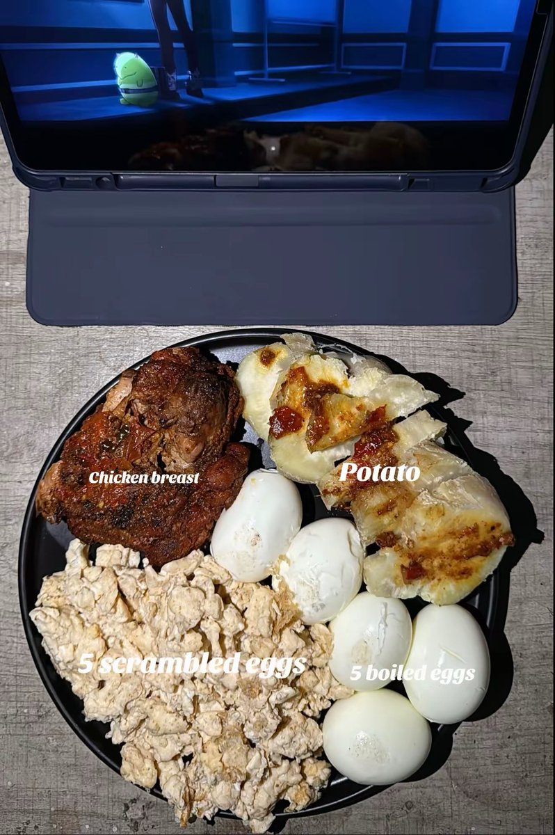 _soulhoe_'s tweet photo. Eating Right! #gym #food #fitfam https://t.co/rEAQXArXzf