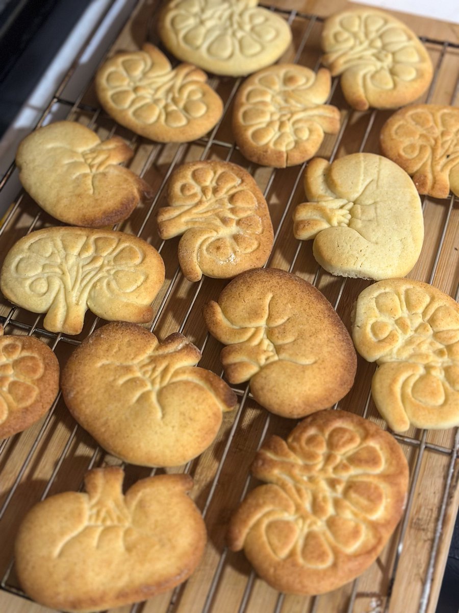 First of the series of bakes this month! 
(We hope to take care of #kidneys in all shapes and forms.)