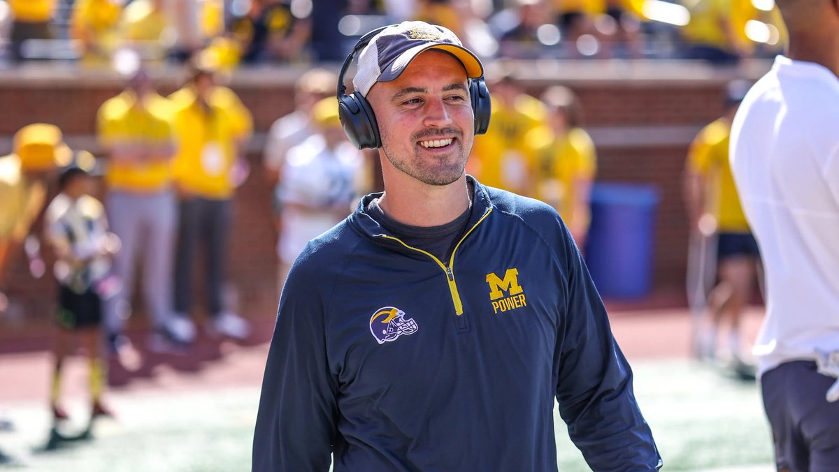 lambo_raby10's tweet image. Make the call @UMichFootball