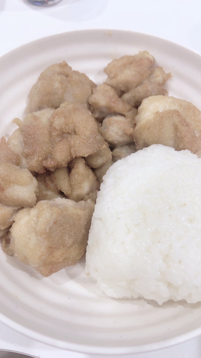 Ean0lm's tweet photo. どんどん自尊心が削れていくからもう誰も何も言わないで甘え我儘被害者ヅラ全部自分が一番分かってるよ https://t.co/pSOOYLDJYl