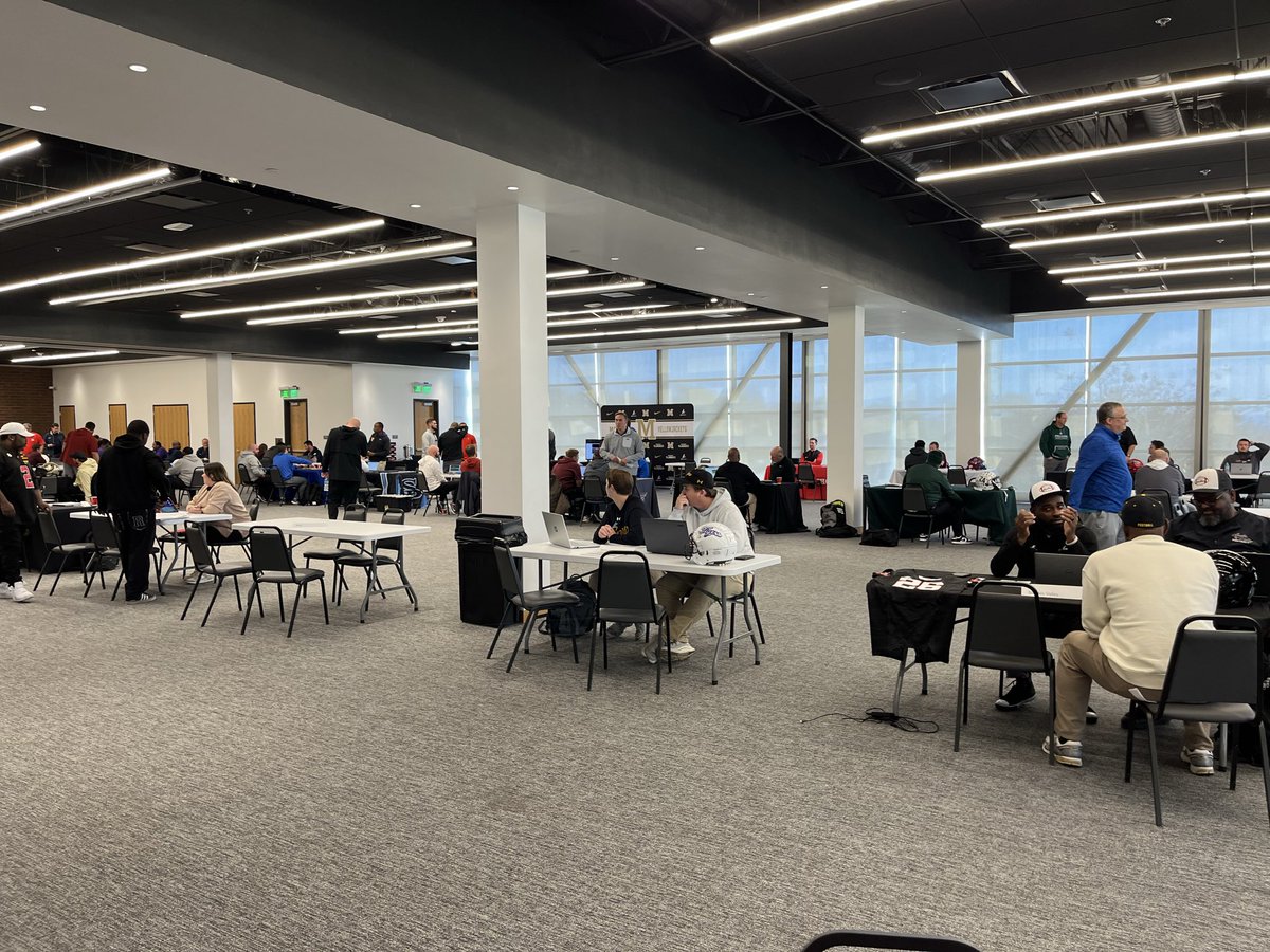 CoachJamesVH's tweet photo. We enjoyed hosting the Alabama High School Recruiting Expo today at the Vestavia Civic Center. 

Thank you to all the HS and College Coaches that attended. Each school represented gave its players an opportunity to be evaluated by college coaches. https://t.co/9C2IfyW6vv