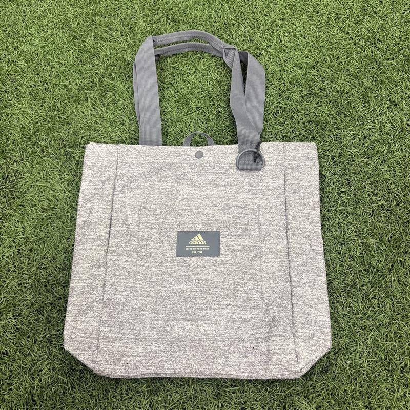 RBNYHelp's tweet image. 🎁12 Days of M+🎁

Day 10:     
- Red Polo Shirt (S-XL)
- Grey Adidas Tote
- Cardholder Wallet
- Abang Nameplate
 
Link: newyorkredbullsmembers.com/login