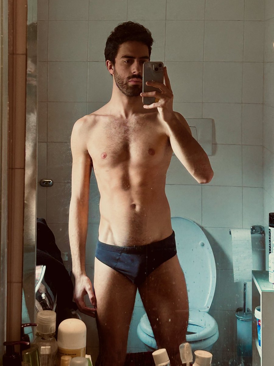 L2000Luca's tweet image. Toilet 🚽