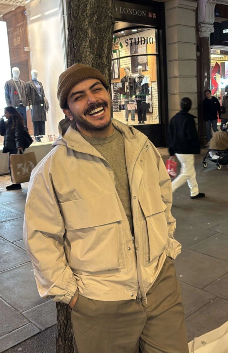 ميوت لكُل العالم إلا ضحكته ♥️♥️🦅💘❣️

ضحكة الدنيا 💞💞
<a href="/snaif111/">سلطان بن نايف</a> 
#قروب_سي
#سلطان_بن_نايف