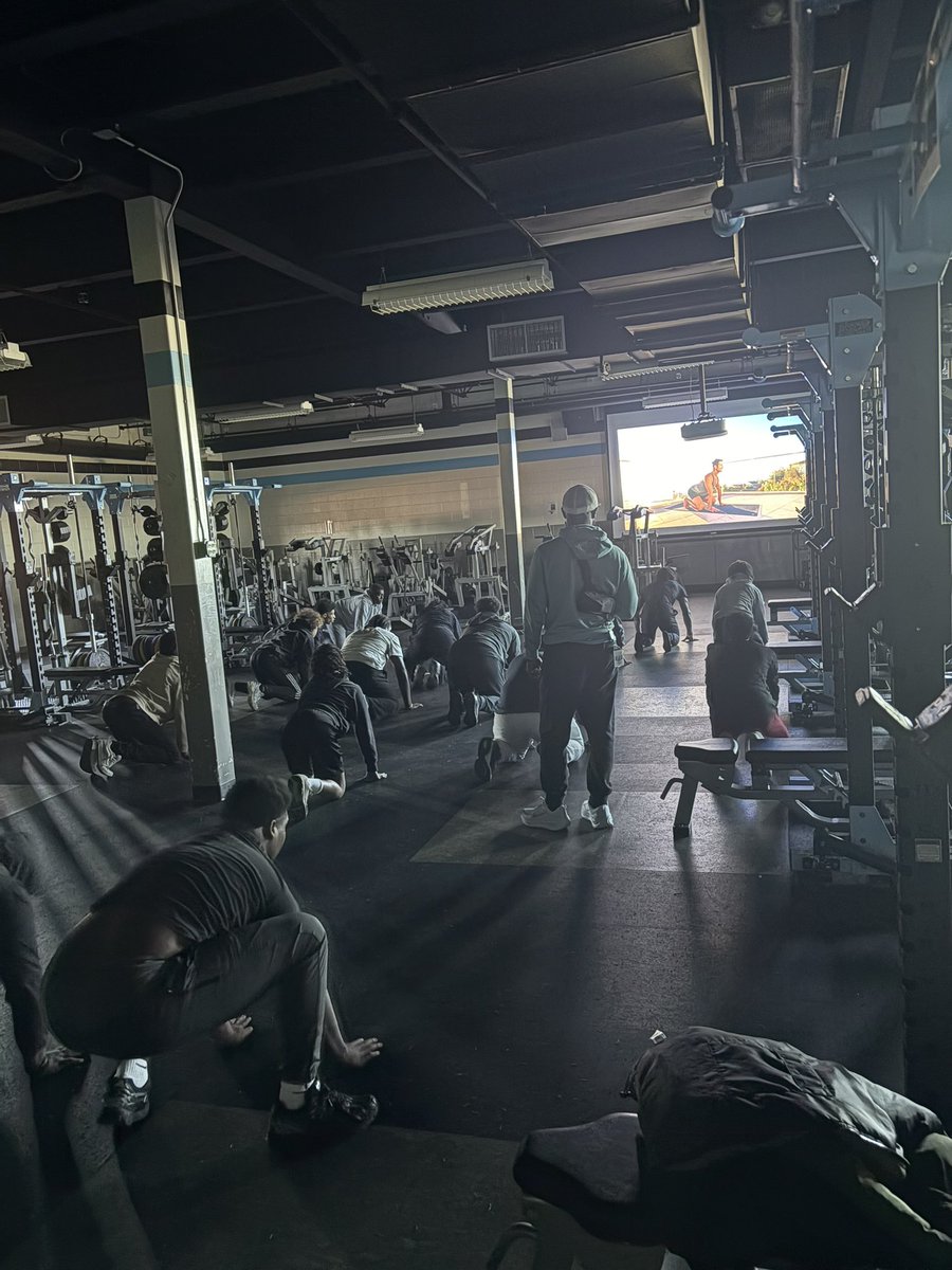 ASeguinTrack's tweet image. Good recovery day with yoga to break up our testing. Your Cougs will finish the week with the 45s run tomorrow @coachjoegordon @blin_jr @CoachBencke @AISD_ATH @JuanSeguinHS