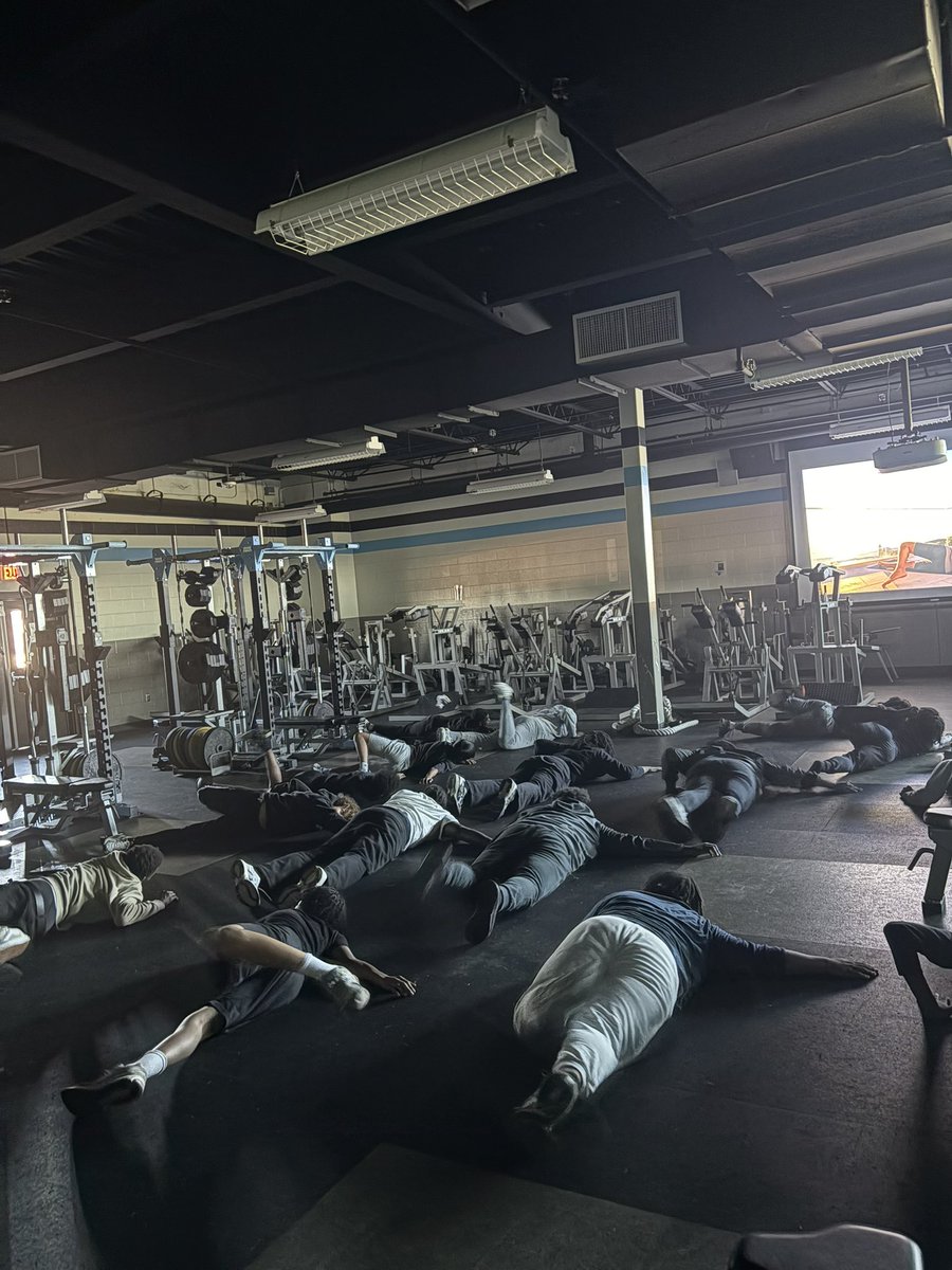 ASeguinTrack's tweet image. Good recovery day with yoga to break up our testing. Your Cougs will finish the week with the 45s run tomorrow @coachjoegordon @blin_jr @CoachBencke @AISD_ATH @JuanSeguinHS