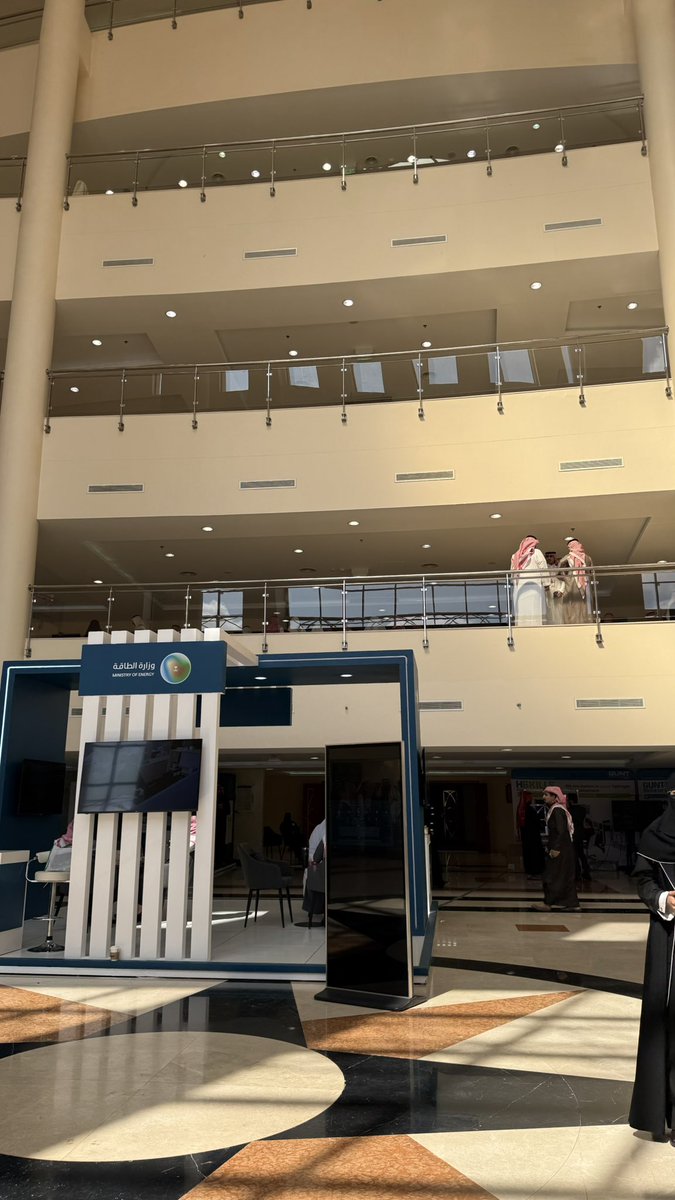 ENG_ARJWAN's tweet photo. حضور مؤتمر الحلول المستدامة في الطاقة والبيئة #SEESC2025_KKU كان فرصة استثنائية لفهم دور الاستدامة في مستقبل الطاقة. كما كنتُ جزءًا من تنظيم جمعية ASSP، حيث كنتُ مسؤولة عن تنسيق الركن الخاص بها مع الزملاء والطلاب والطالبات، مما ساهم في تعزيز أهمية السلامة والاستدامة✨ https://t.co/v81QrqHMwj