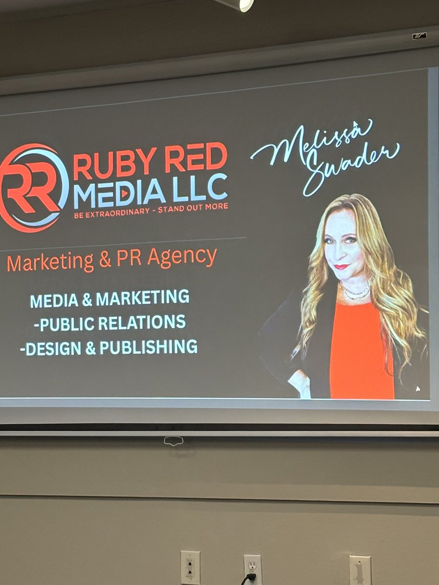 Melissa Swader🎤🎥📝 tweet media