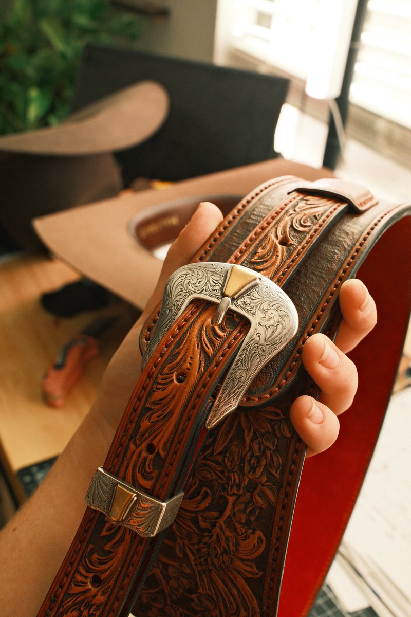 My cowboy hats were the safest place to put the new adjustable and fully tooled guitar strap I just finished. It’s 650 if anyone wants to treat themselves 👀 38-47.5”

Full tooling photos in natural light no adjusting to come tomorrow 🤠