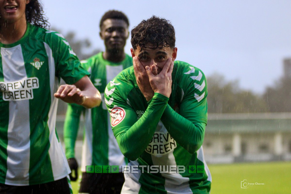 betisweb's tweet photo. ⚽️#Galería fotográfica
⚔️ #BetisDH vs #Oporto DH 5⃣-0⃣

📸 @ireneechc
➡️ https://t.co/lXbAmpsV8x

🏆 1/32 #youthLeague - vuelta

✅ Ficha https://t.co/zgIfXEi68O

#CanteraBetis #VamosBetisDH #Betis #UYL #RBBjuvenilDH https://t.co/L6uQtDJpam