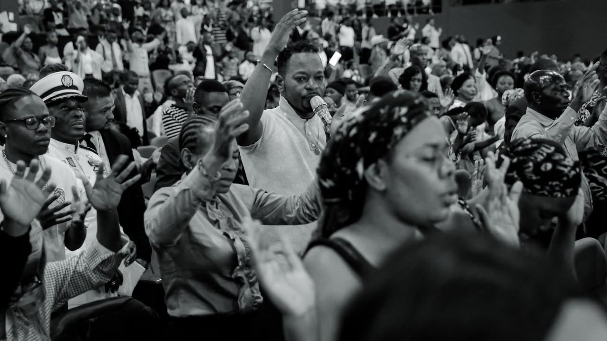 AlphLukau's tweet photo. God has not given up on you, because Proverbs 24:16 says the righteous fall seven times and rise again! 

So no matter the fall & no matter the failure; you are RISING, you are RESTORED, and you are coming back STRONGER in Jesus’ name! Somebody say AMEN! #restoration #proverbs #favor