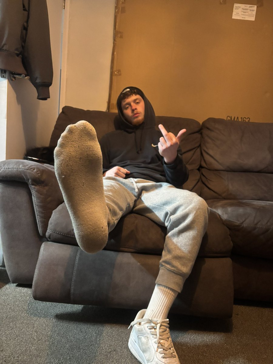 Alpha Oakley tweet media