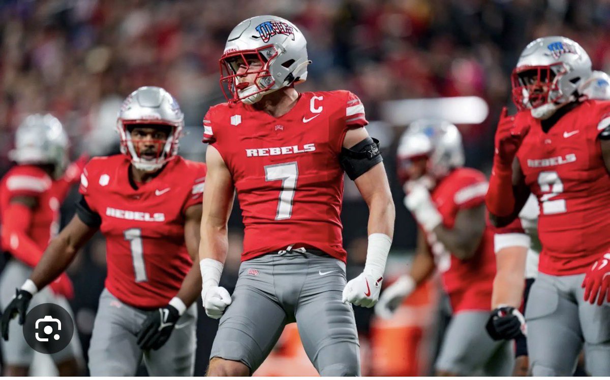 BroncsBaker's tweet image. 🚨UNLV offered🚨 @CoachBamAmina @BrandonHuffman @adamgorney @ChadSimmons_ @unlvfootball @BakerEaston