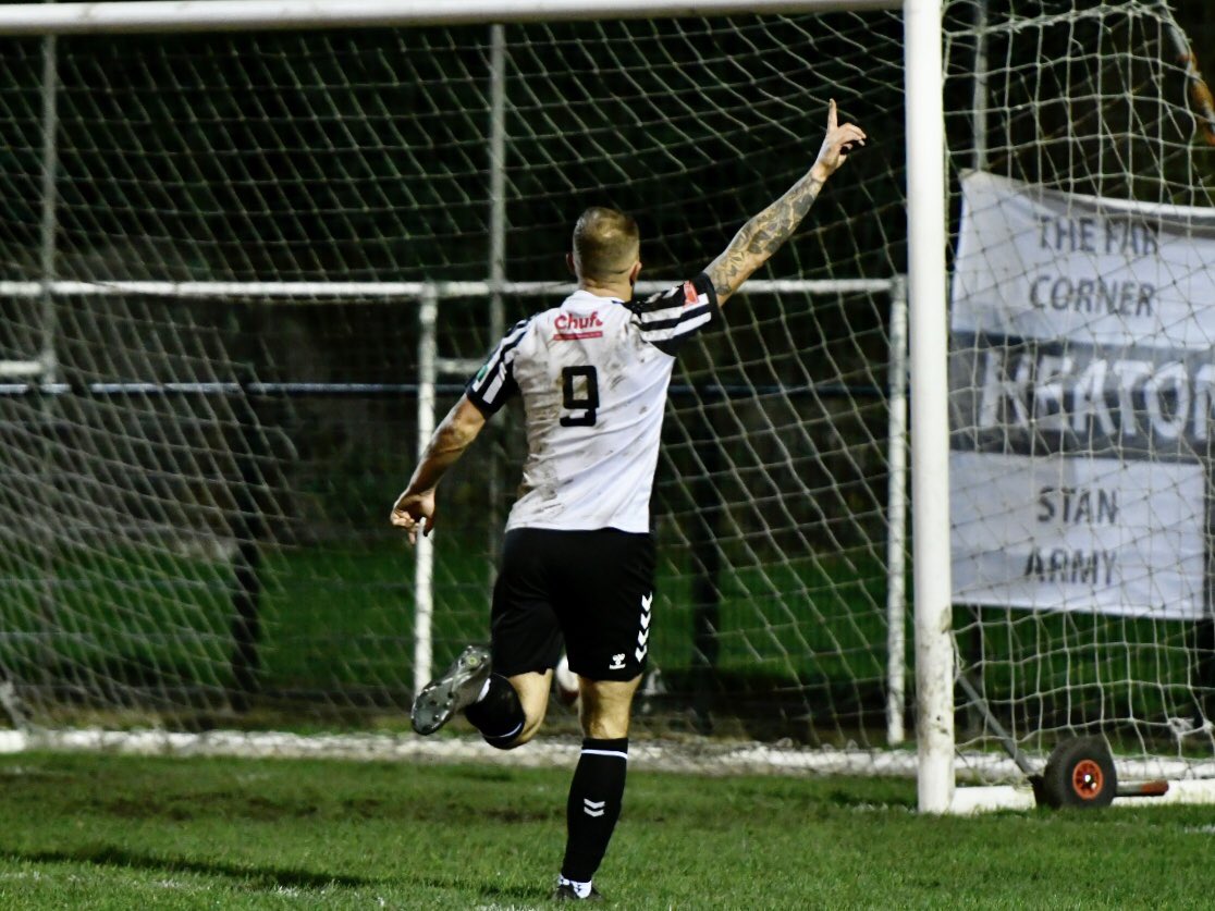 StanSnaps's tweet image. On the whistles from the Dale Pearson show at @Heatonstan v @Grimsby_Borough. A completely dominant performance from the lads. Brilliant value for money