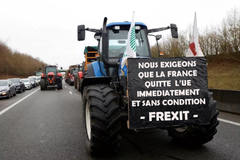 jmpapy127's tweet photo. SOUTIEN AUX AGRIS
Leur FIN sera notre FAIM #TousEnsembleNousSerionsLesPlusFort💯
#Agriculteurs #Artisans #Commerçants #Ouvriers #Fonctionnaires #Étudiants #Retraités #GiletsJaunes #BonnetsRouges
#TousEnsembleNousSerionsLesPlusFort #LePeupleUniEstInvincible💯
#Destitution
#Frexit https://t.co/3FQEEet8WR