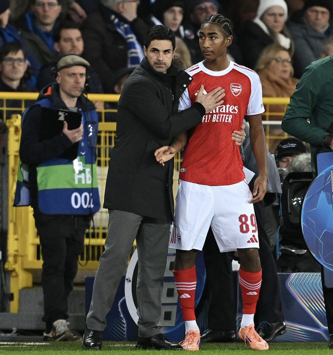 afcstuff's tweet photo. Arsenal debut. ✅

A special night for Marli Salmon (16). ✨ https://t.co/piI2uAmEl3