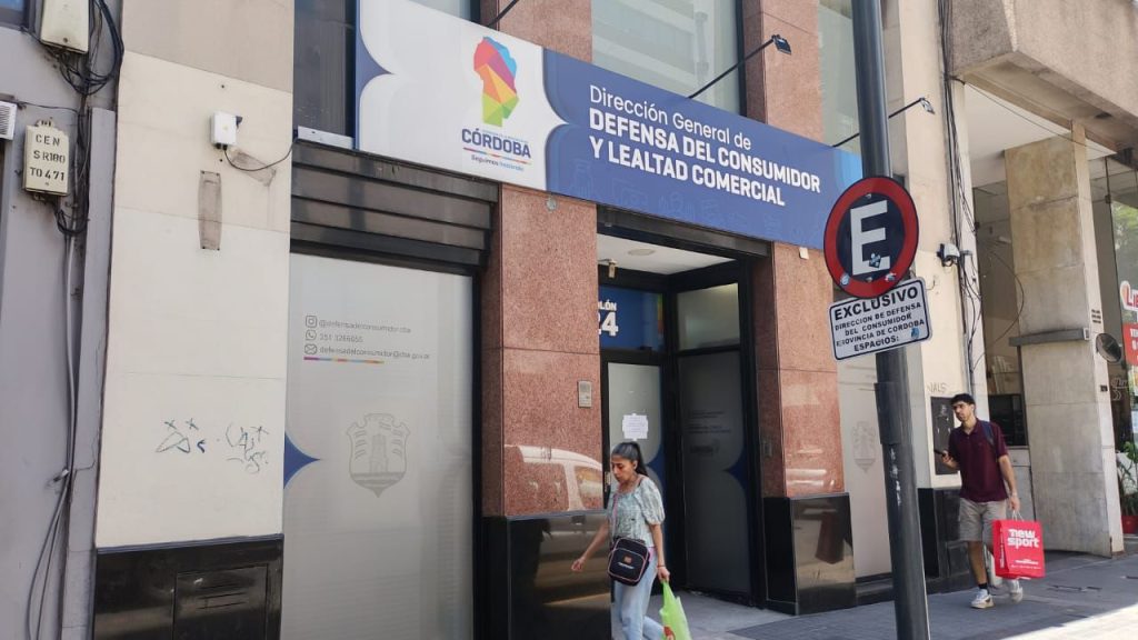 ✅ Reforzamos la protección al consumidor en materia de #viviendas prefabricadas y venta de #vehículos usados.

A través de la dirección de Defensa del Consumidor, anunciamos normativas que buscan transparentar y aumentar la seguridad:👇
▪️ Se actualizan y modernizan los