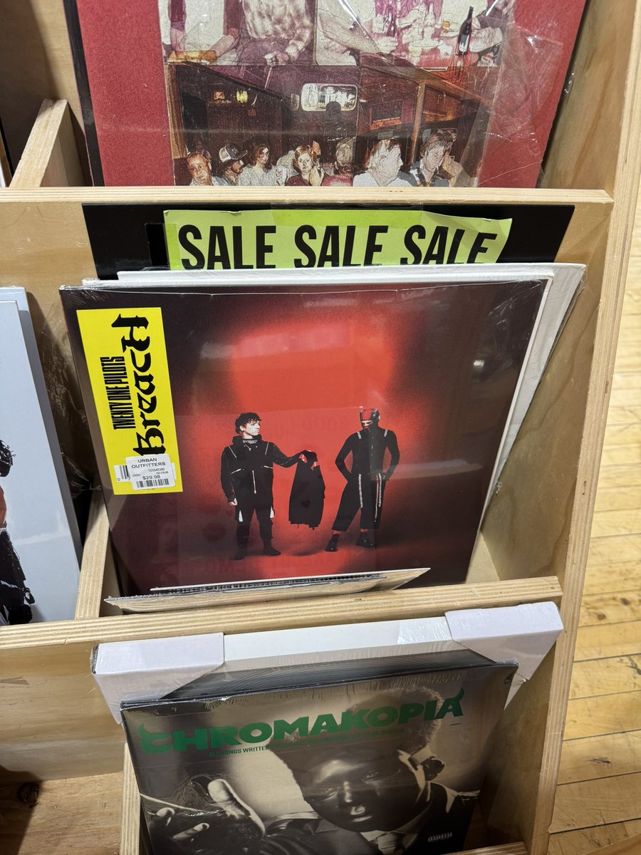 went to urban today saw this and giggled i love twenty one pilots