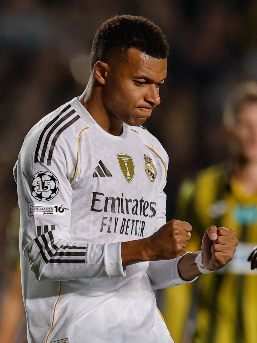 trunksRM's tweet image. Lo que hubiese disfrutado este animal con esos espacios..  Dios mío.. Que ameba hay que ser para creer que somos mejor equipo sin el.. No mete gol absolutamente nadie en este club, con suerte el cometa Goes paso hoy.