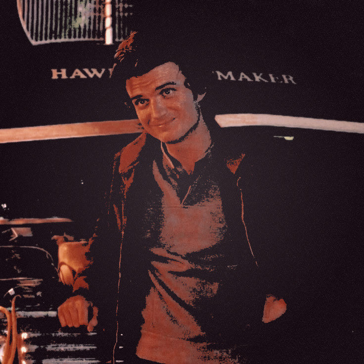 okayiestbatter's tweet photo. Steve Harrington — 

  Tired dad at heart. 
      Professional babysitter.
           Swinger of bats. 

AU account. 21+ due to dark &amp; adult themes. | Bi. MV/MS. Selective. | Adult writer. https://t.co/U0TkvM92oy