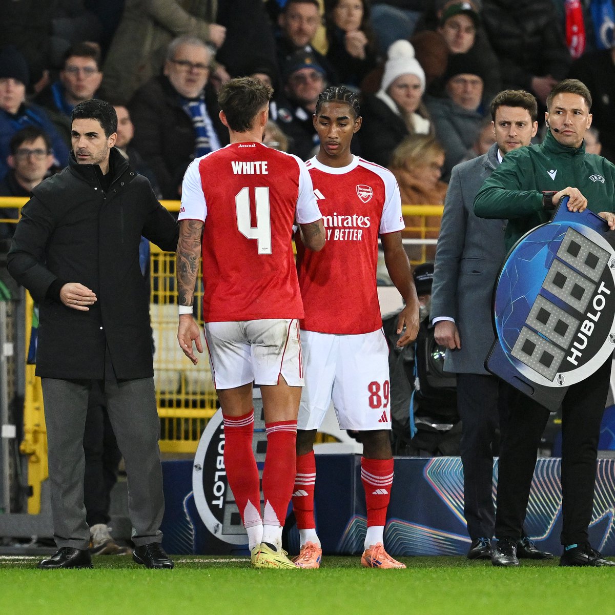Arsenal's tweet image. An Arsenal debut to remember.

Marli Salmon becomes the fourth youngest player to feature for the Gunners ❤️