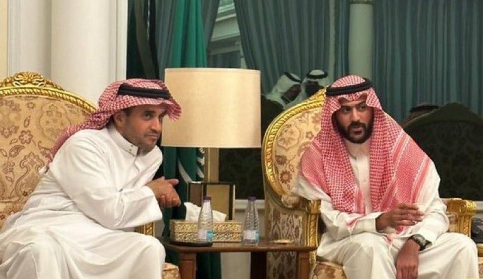 خالد البلطان لعبدالعزيز المالك : كن واقعي ولاتثق بمن خذلوك 
..
اجمل ما سمعته في اللقاء كلمتين تختصر حال نادي الشباب والطريق نحو تصحيح الأوضاع
<a href="/azizfalmalik/">عبدالعزيز فهد المالك</a>