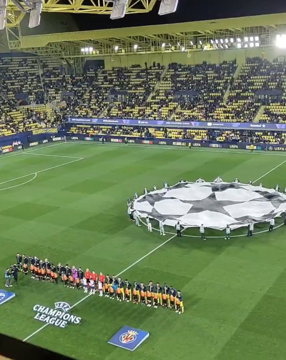 No cabía un alma en Villareal esta noche.