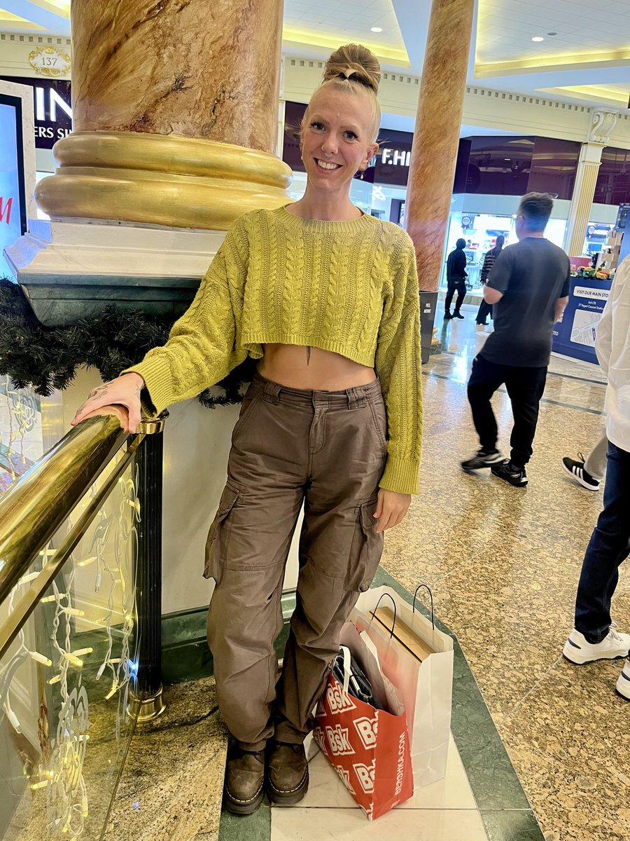 Christmas shopping at the Trafford Centre with my bestie <a href="/Chesney_Rebel/">Chelsey (CR11/Toronto26/Purcon11)❤️</a> ❤️
