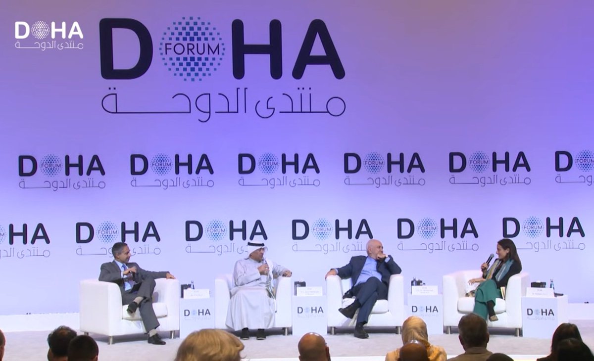 نایاک لابی متعلق به حزب دموکرات آمریکاست و بخشی (گیریم کوچک) از دستگاه حاکمه آن کشور؛ نایاک بالذات وابسته به حزب مذکور است؛ اما بالعرض و به لحاظ برچسبی به جمهوری اسلامی ایران و یا جناحی از آن نسبت داده شده است. البته این نسبت و همچنین انتخاب عکس زیر هیچکدام اتفاقی نیستند.