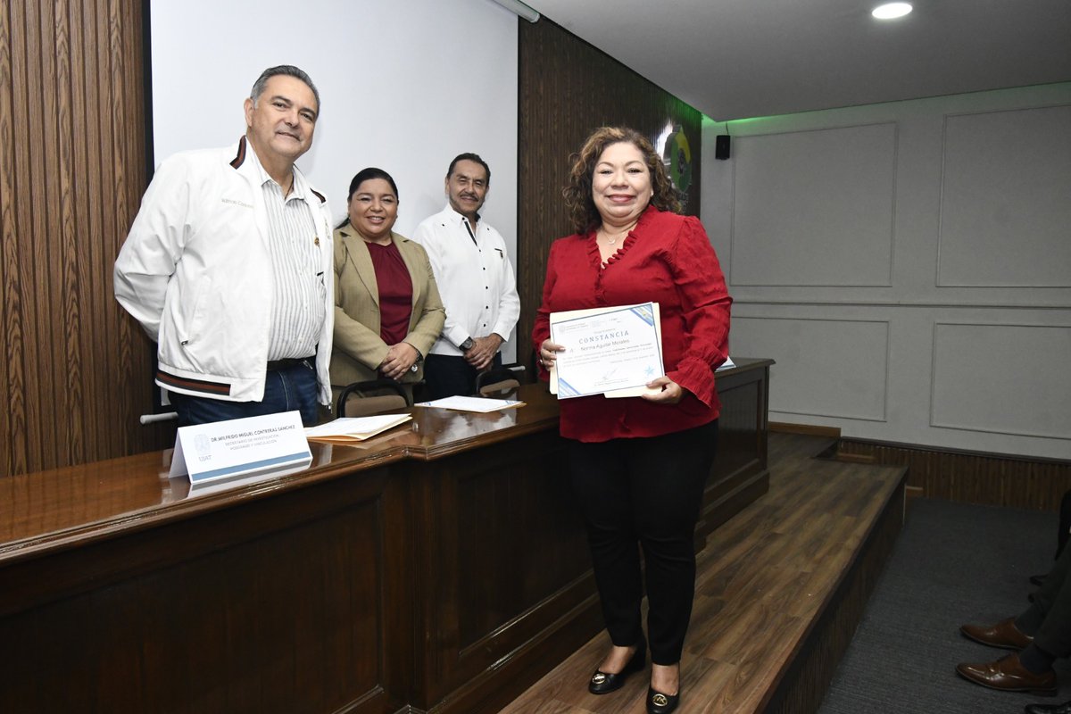 UJAT's tweet photo. Profesores de la UJAT que concluyeron el curso en habilidades gerenciales avanzadas podrán generar microcredenciales
https://t.co/bWMcaATprO https://t.co/78tGiDWDR1