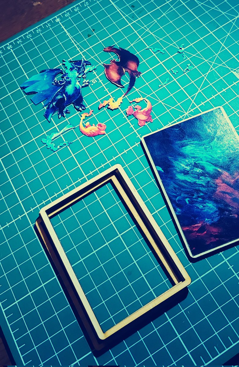 Mathizzar's tweet photo. Un #diorama #Pokemon  d'envergure qui m'aura bien fait suer ! LA carte Méga Dracaufeu que tout le monde s'arrache 🤙🏻 il est de toute beauté (objectivement) https://t.co/qscv3kCUwT