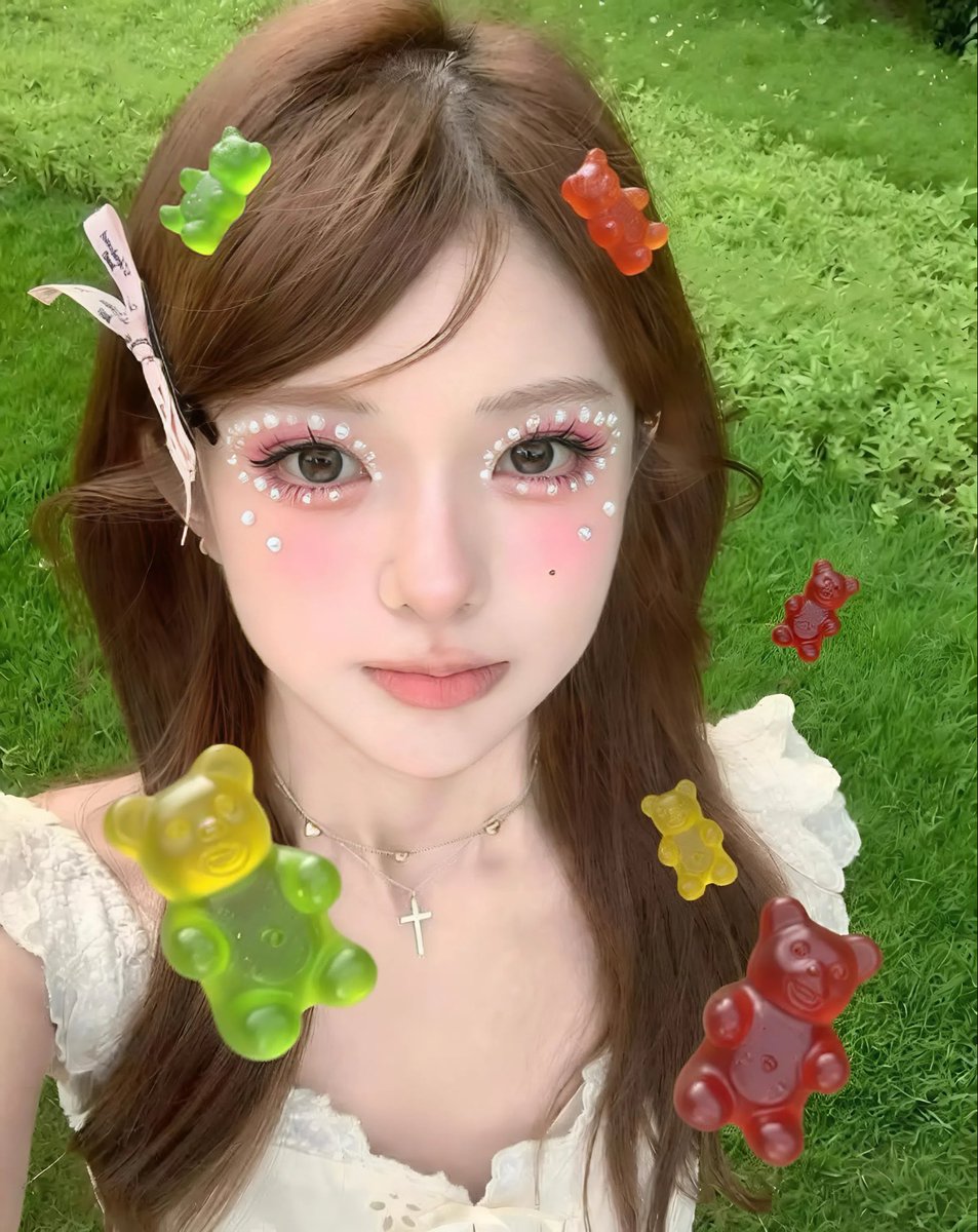 snap_edit's tweet photo. gummy bear style 🐻🧸
no prompts needed ✅

#snapedit #gummybear #ai https://t.co/X7TbMIYn2a