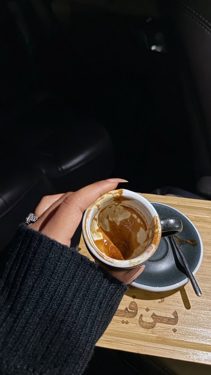 _M291's tweet image. أنجو كل يوم بطريقتي الهادئة
ــــ كوب قهوة مثلًا "