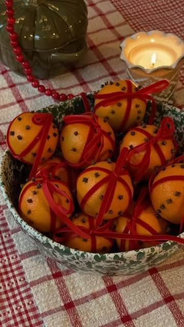 HerSoftStyle's tweet photo. I’ve been making a simple bowl of oranges with cloves this season.
Pressing the cloves into the peel releases a warm, cosy scent that lasts for days.
It feels festive without buying candles — just citrus, spice, and a little quiet mood. https://t.co/YyPtg3eOJd