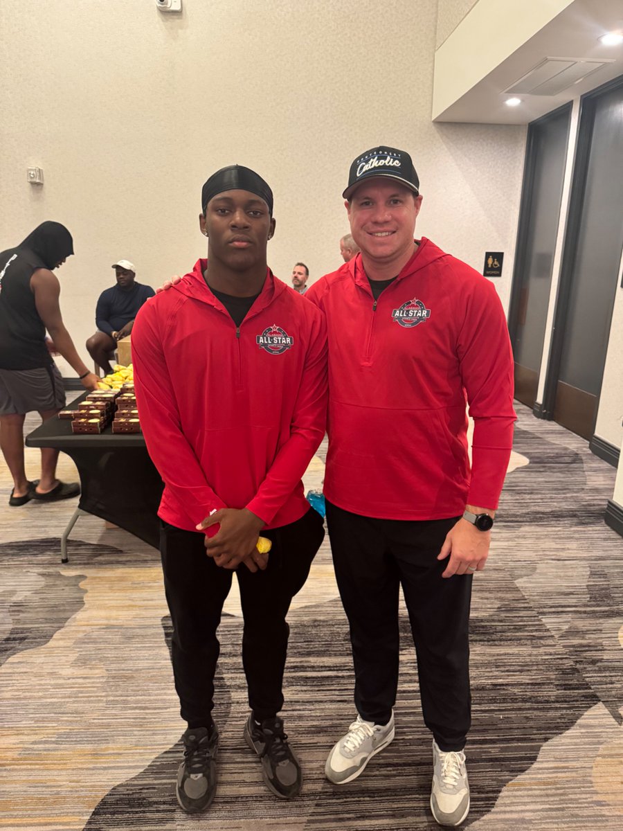 BenLanders24979's tweet image. So proud of this young man. Nothing better than getting an invite to the North South All Star Game and showing up for practice five hours later. Love this kid. One of the best RBs to ever wear the red and black…and we’ve had some dang good ones. #Own It