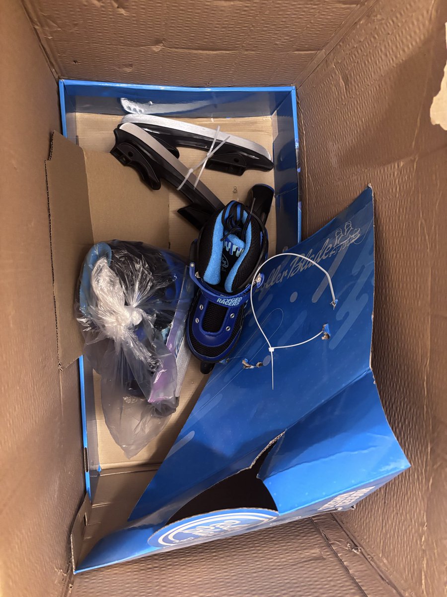 Mizdeanne1's tweet photo. @ShopTSC Most customer service  aim to respond as soon as possible. Even Walmart responds right away but not your company?? https://t.co/xFgM2CrYwy